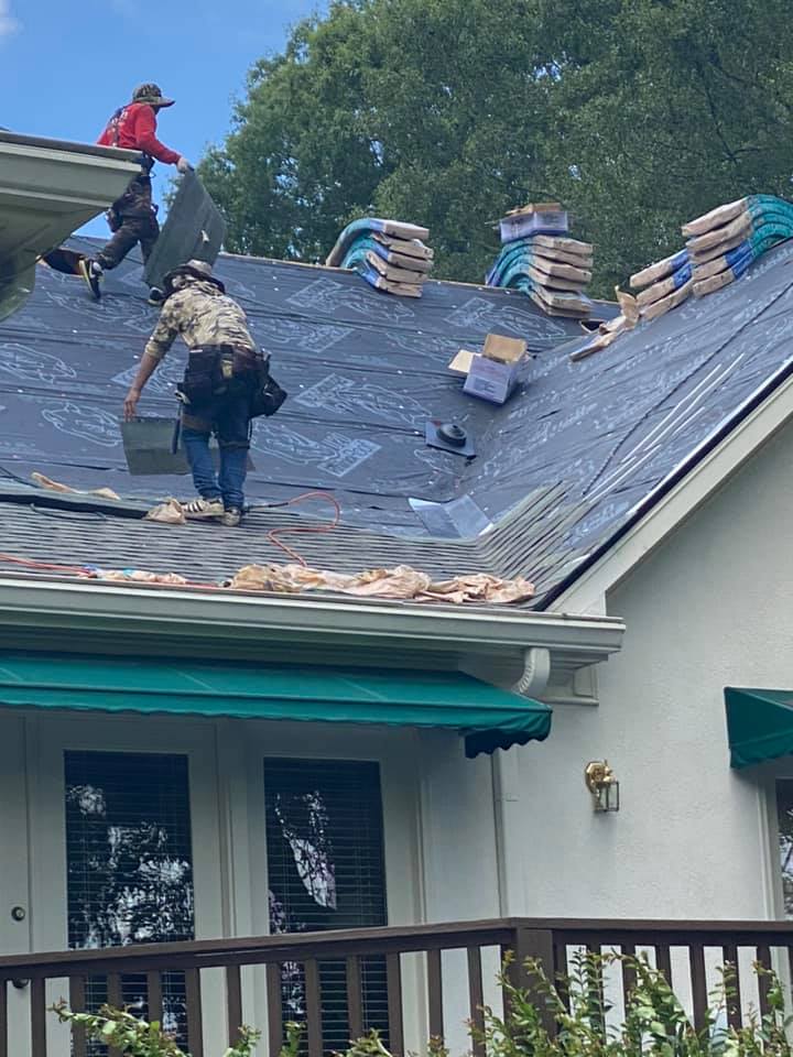 underlay complete with new roofing materials being installed on Watkinsville home